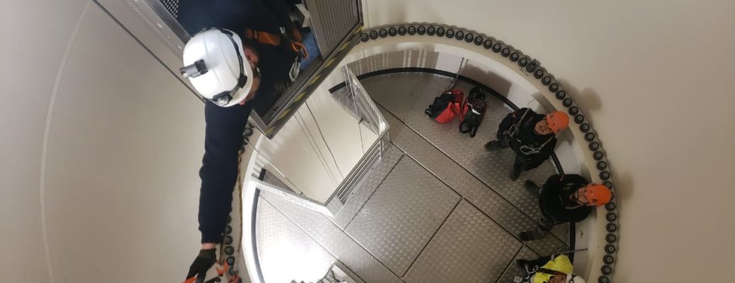 Parques Totoral Y San Juan Se Capacitan En Evacuación Y Rescate En Altura
