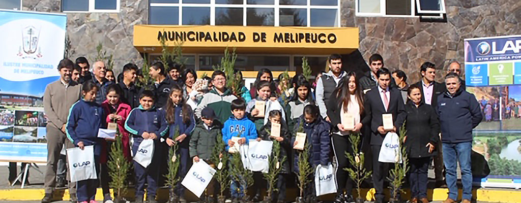 Estudiantes De Melipeuco Y Cunco Reciben Becas De Estudios