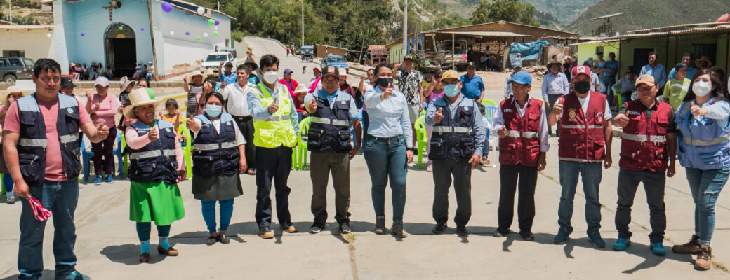 Construimos La Primera Plaza Pública Y Local Comunal Junto A La Comunidad Campesina Alpamayo De Colcas