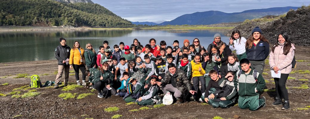 Alumnos De La Escuela Volcán Llaima Visitaron El Parque Nacional Conguillío